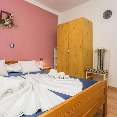 Kikas By Interhome * Vir