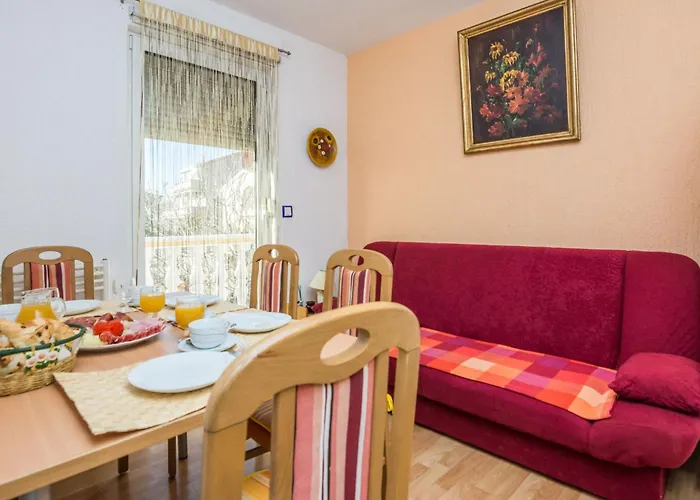 Kikas By Interhome Вир