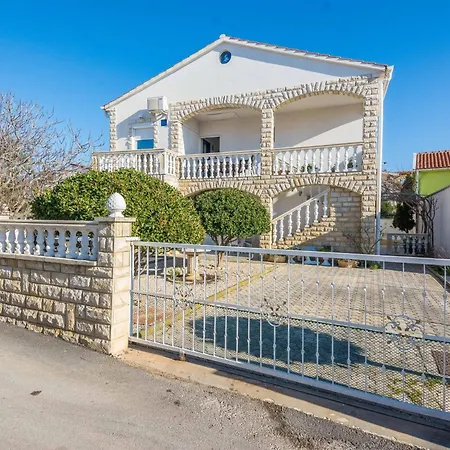 Kikas By Interhome דירה