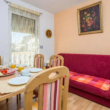 Kikas By Interhome ויר