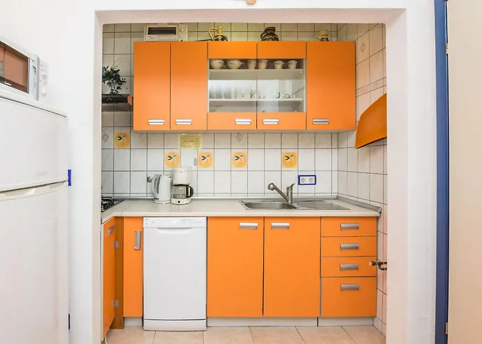 Kikas By Interhome ויר